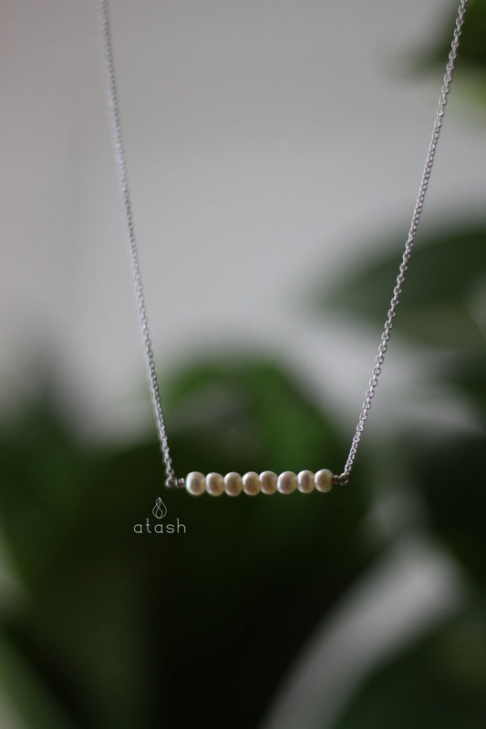 Bar Necklace in Pearls and Sterling Silver