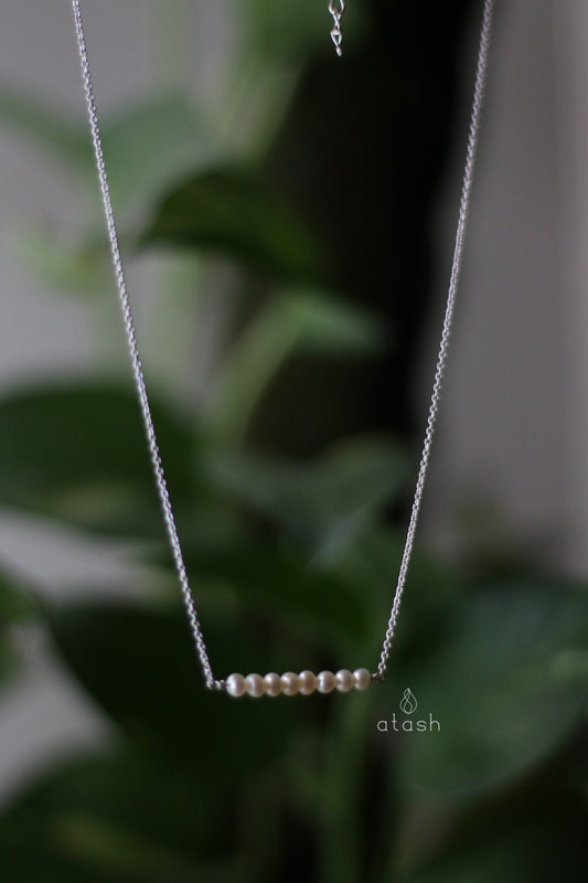 Bar Necklace in Pearls and Sterling Silver
