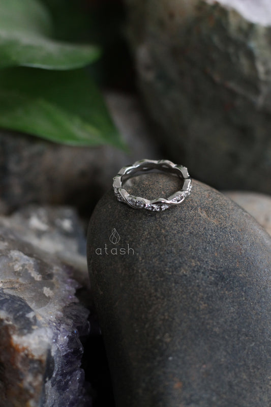 Hilo Ring