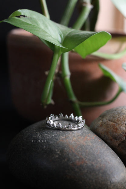 Tiara Band Ring
