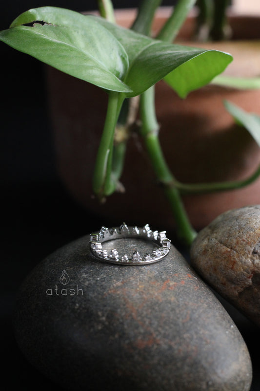 Tiara Band Ring