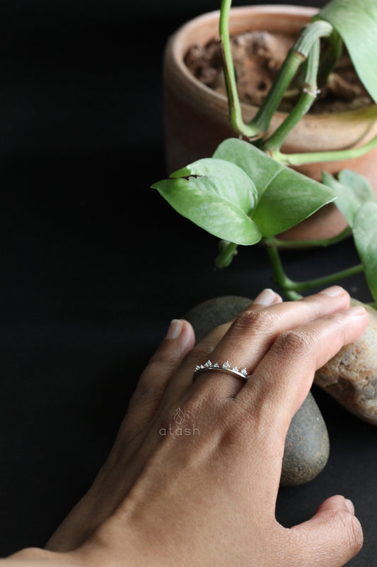 Tiara Band Ring