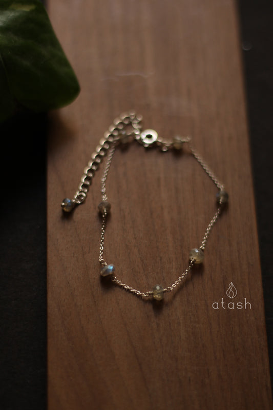 Dew Bracelet in Labradorite and Streling Silver