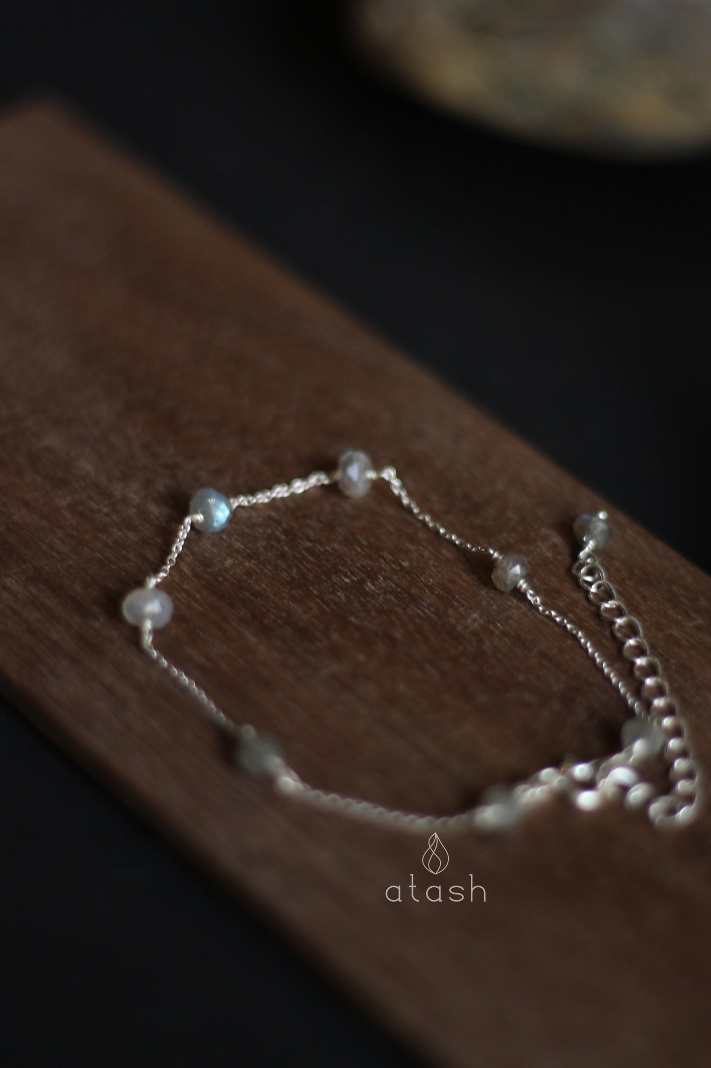 Dew Bracelet in Labradorite and Streling Silver