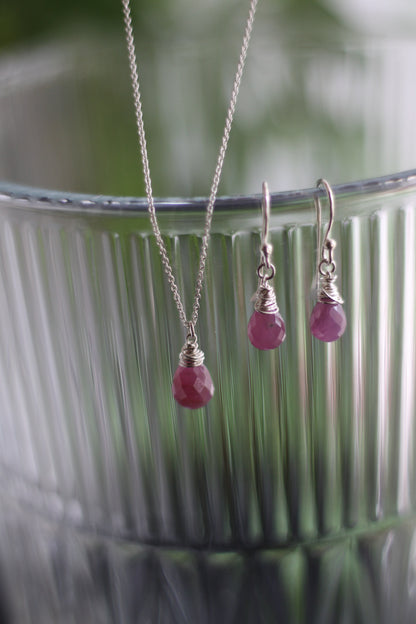 Amana Set of Necklace and Ear rings in Ruby and Sterling Silver