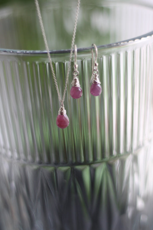 Amana Set of Necklace and Ear rings in Ruby and Sterling Silver